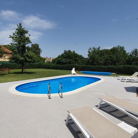 Villa Mons Aureus Popovac Luaran gambar