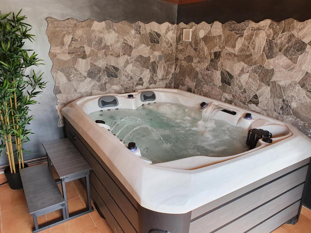 Villa Mons Aureus Popovac Luaran gambar