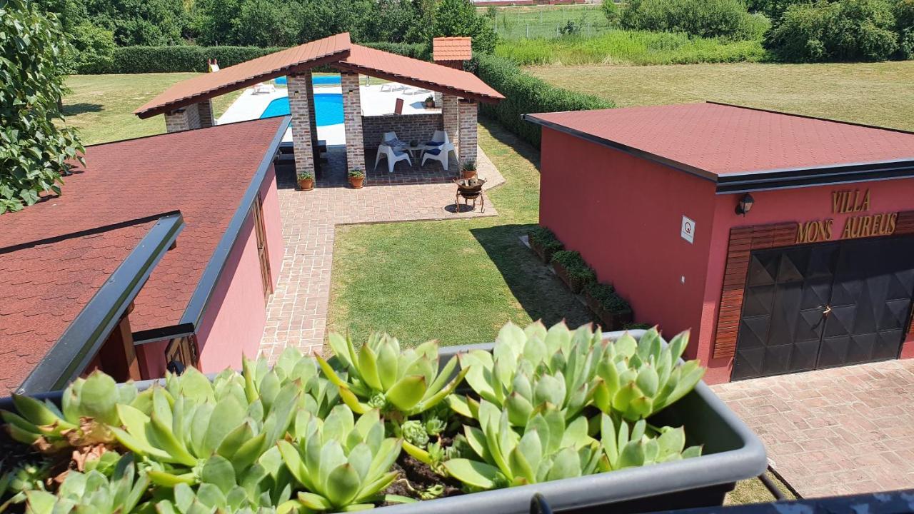 Villa Mons Aureus Popovac Luaran gambar