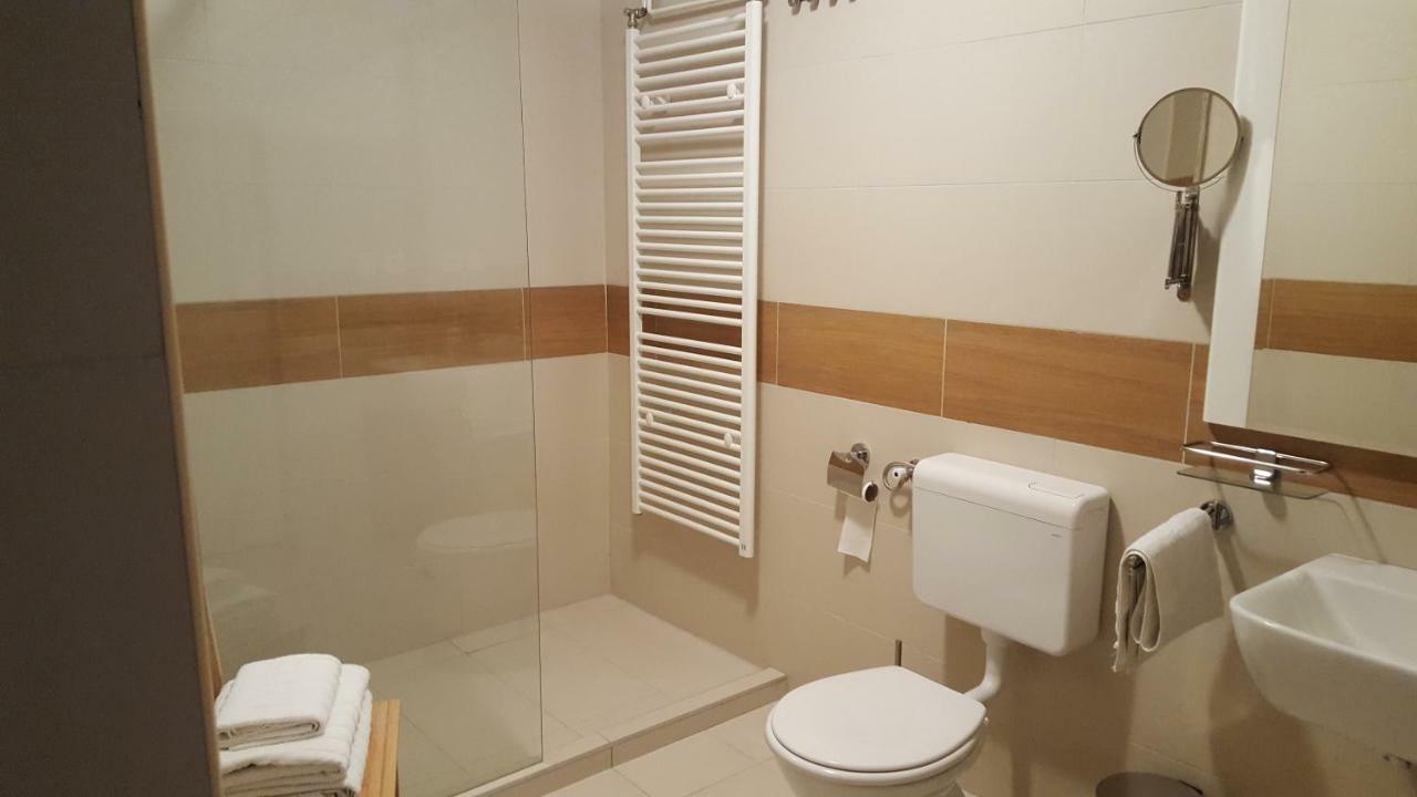 Villa Mons Aureus Popovac Luaran gambar