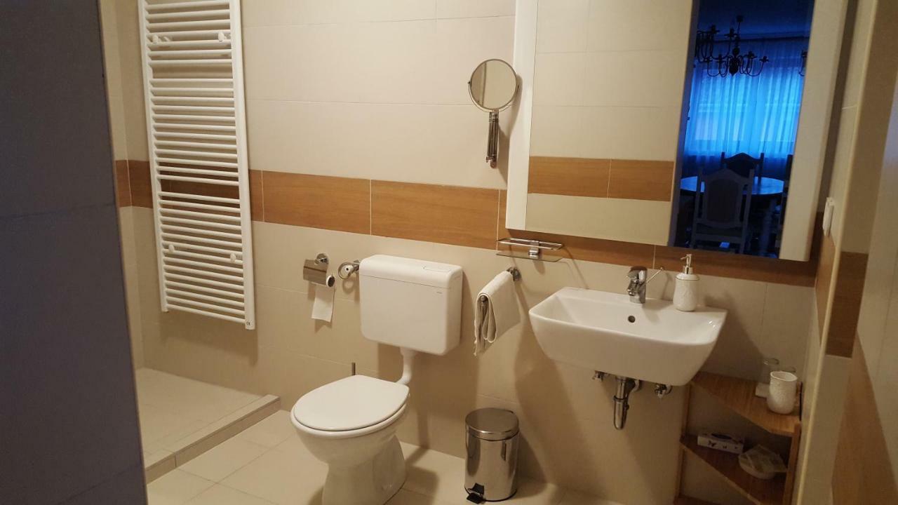 Villa Mons Aureus Popovac Luaran gambar